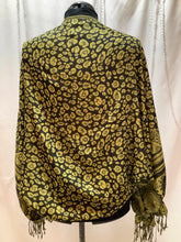 Load image into Gallery viewer, NEW!!!! Sham Shawl